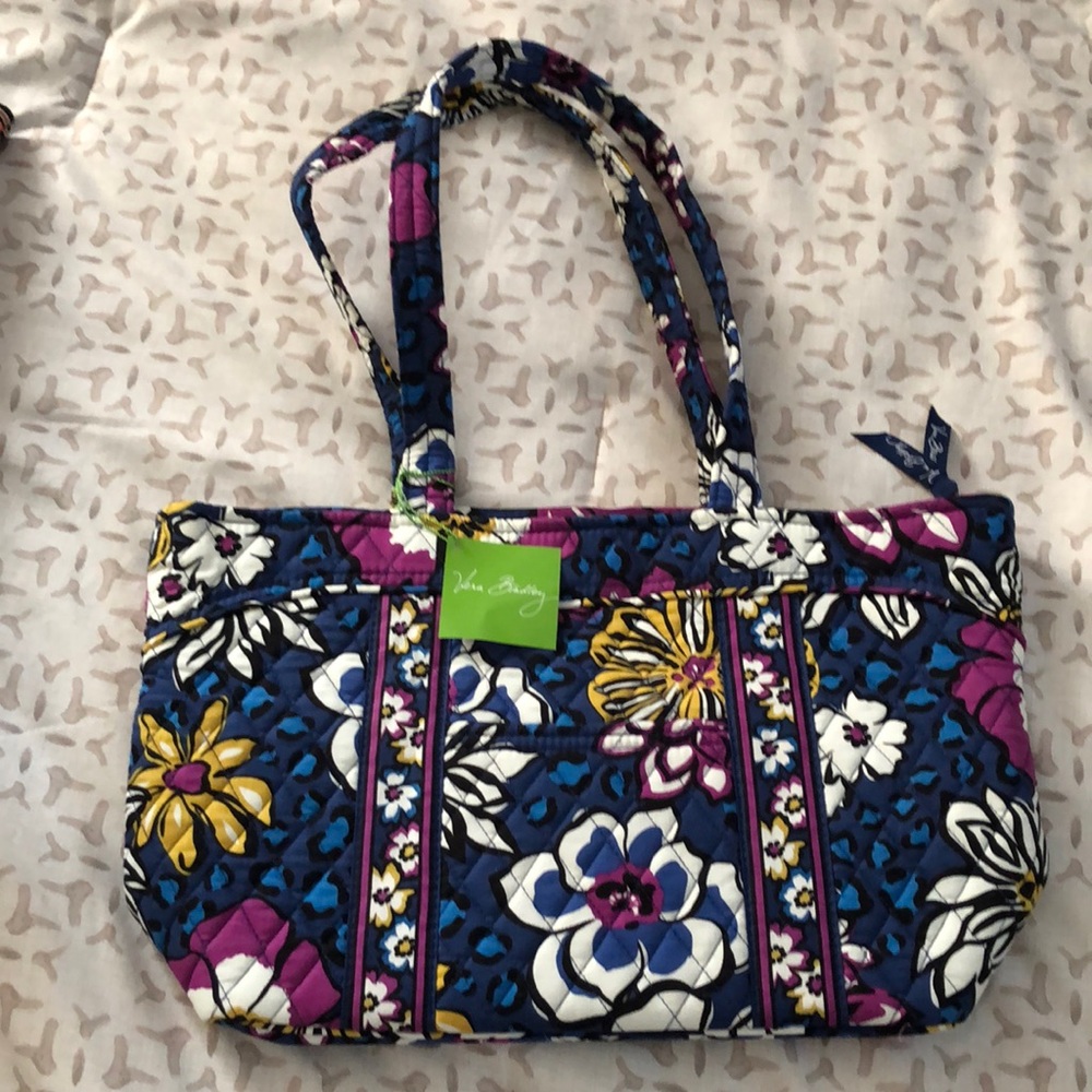 Vera Bradley all quilt tote. NWT. Style:Mandy.